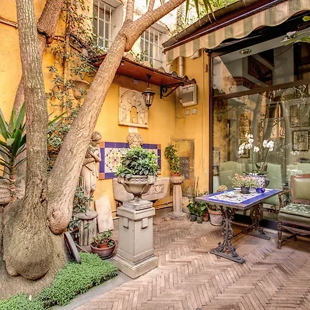 Navona Gallery Suites-3